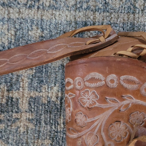 Hand Tooled Vintage Leather Bag - Picture 6 of 16